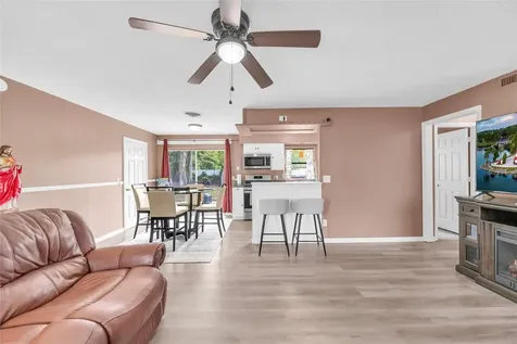 890 Golden Isle Drive Mount Dora FL 32757