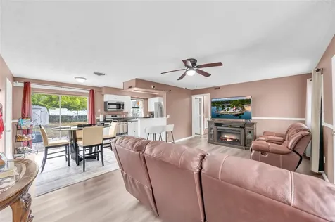 890 Golden Isle Drive Mount Dora FL 32757