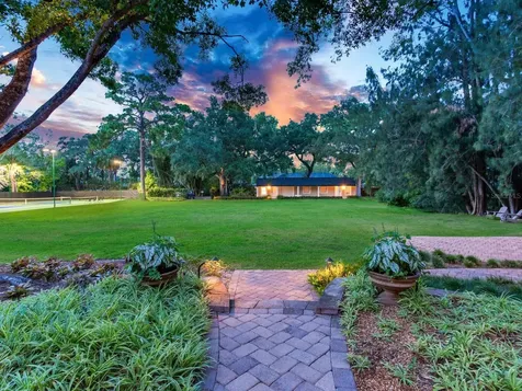 4623 W San Jose Street Tampa FL 33629