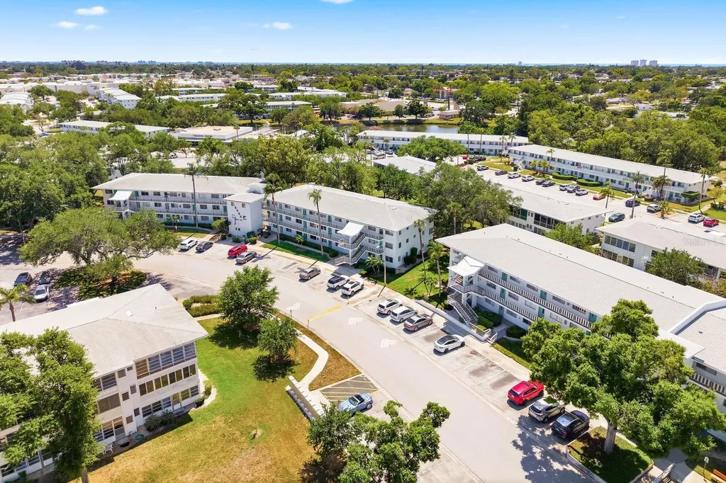 8454 111th Street Seminole FL 33772
