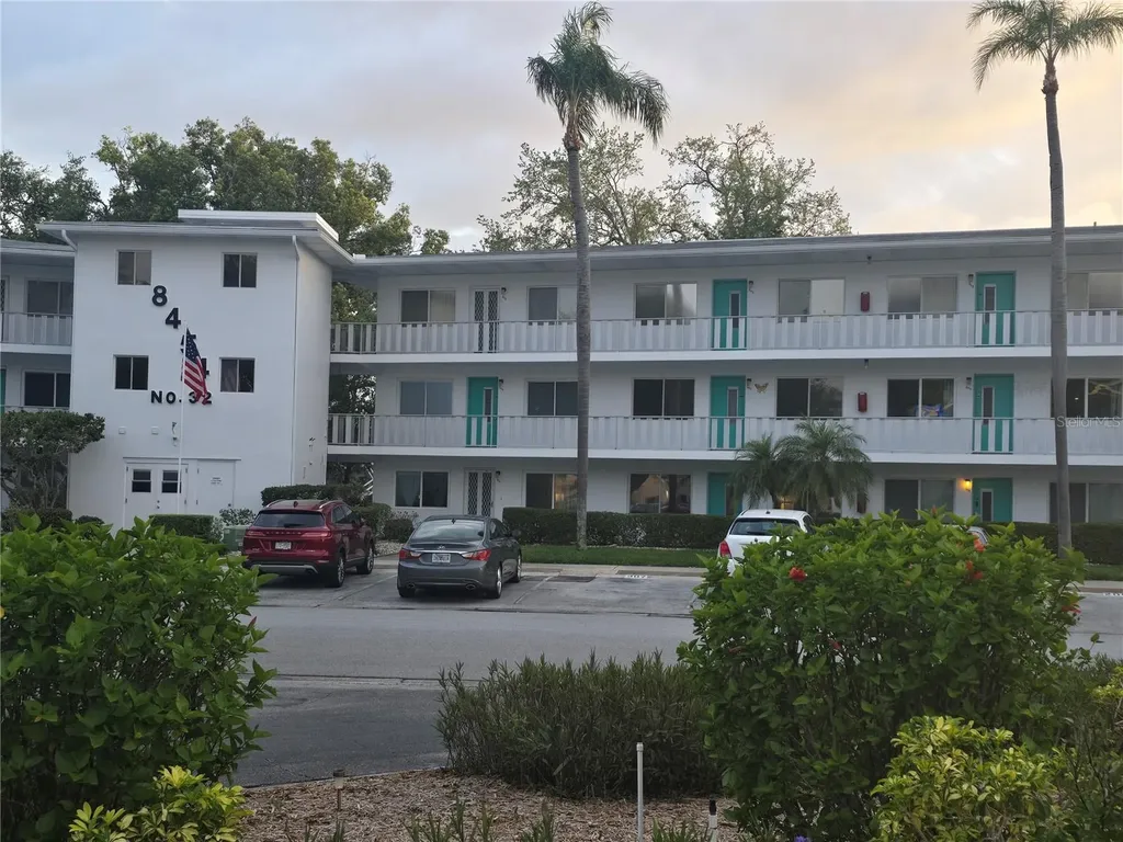 8454 111th Street Seminole FL 33772