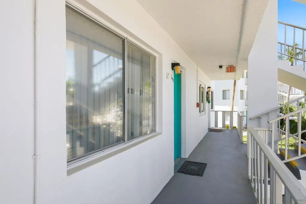 8454 111th Street Seminole FL 33772