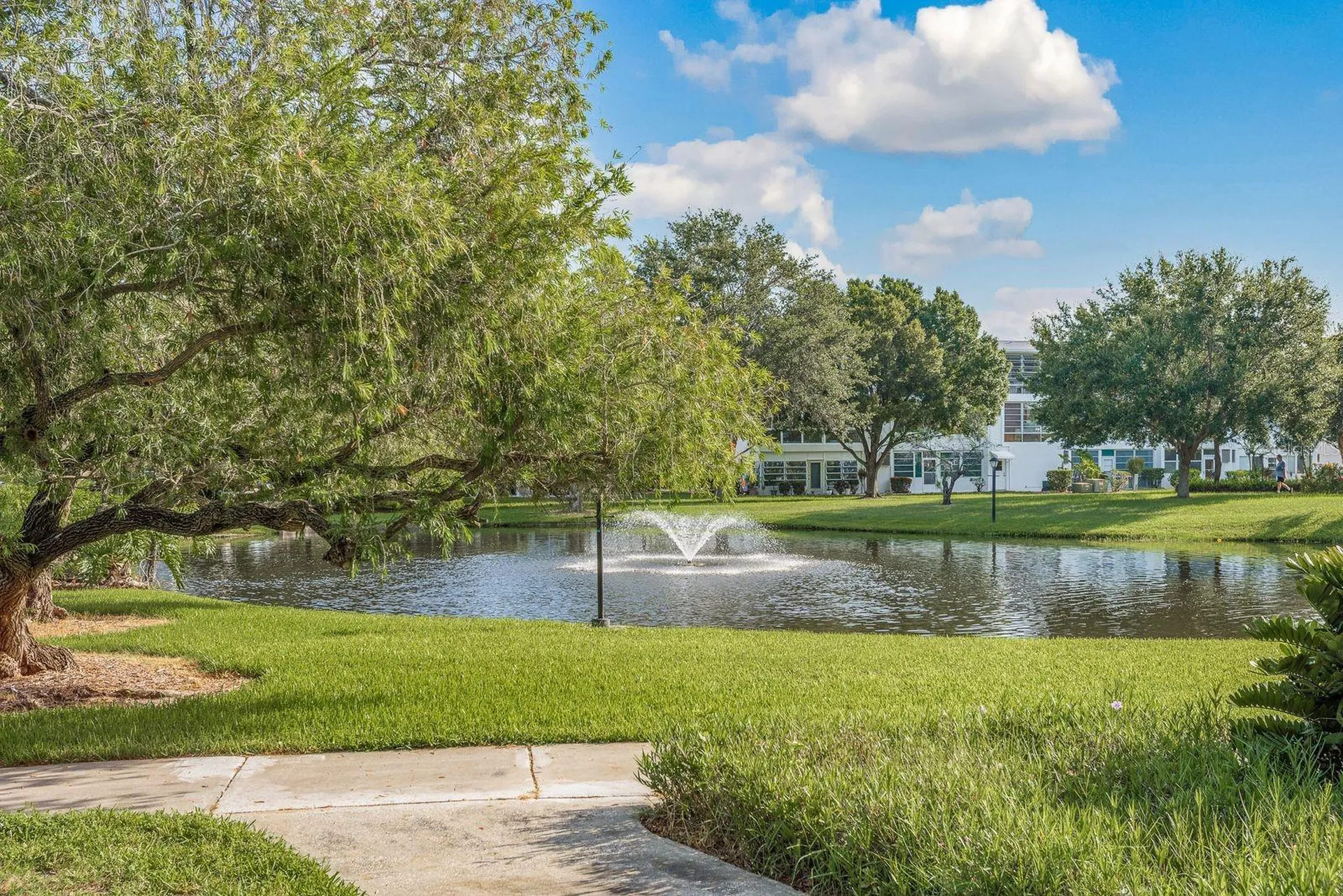 8454 111th Street Seminole FL 33772
