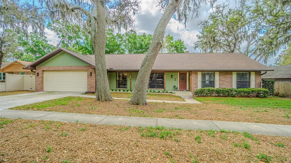 1107 Oakridge Manor Drive Brandon FL 33511