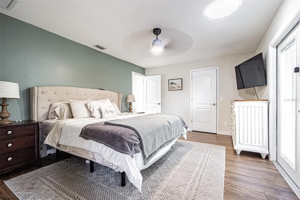 1107 Oakridge Manor Drive Brandon FL 33511