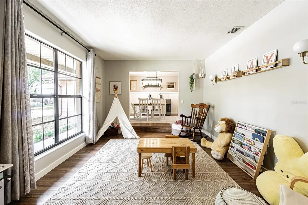 1107 Oakridge Manor Drive Brandon FL 33511