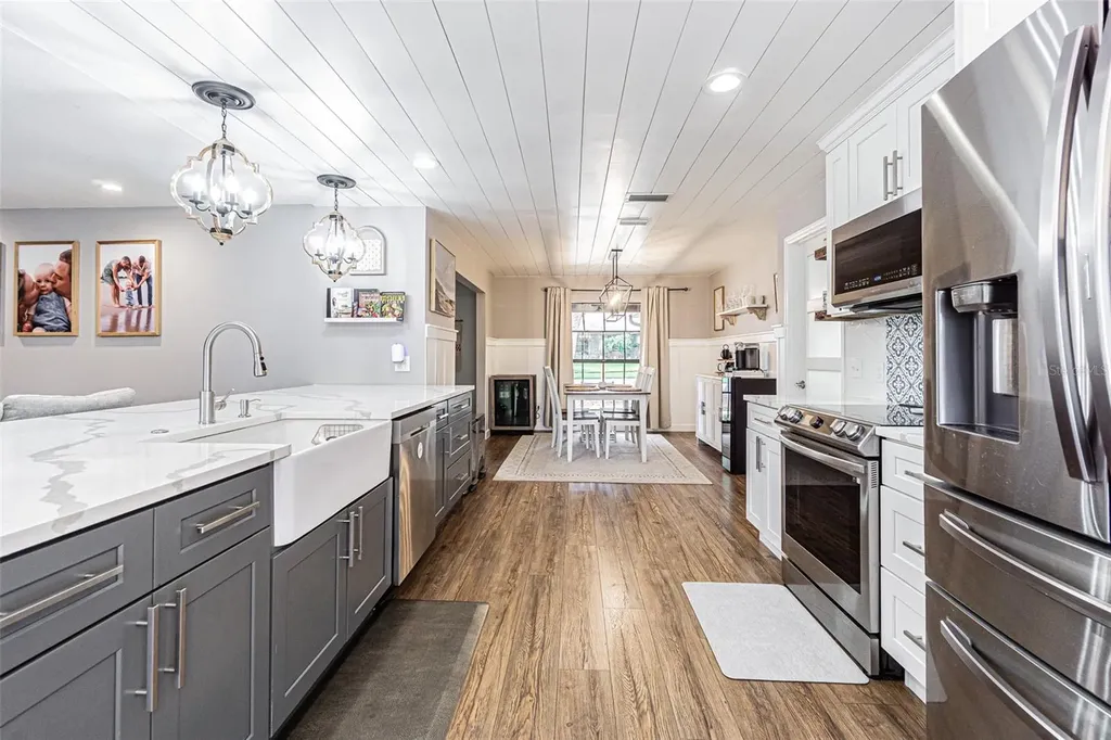 1107 Oakridge Manor Drive Brandon FL 33511