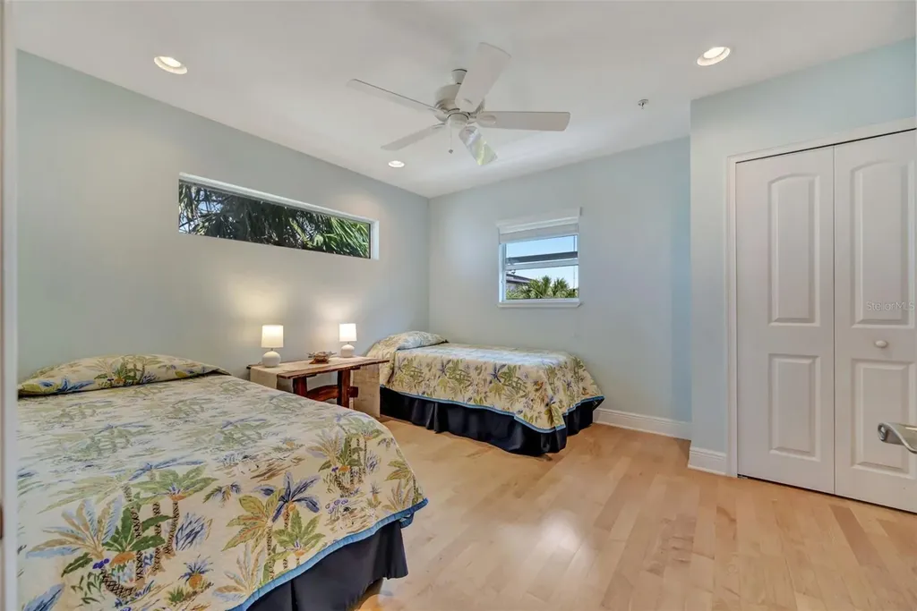 1105 Gulf Drive S Bradenton Beach FL 34217