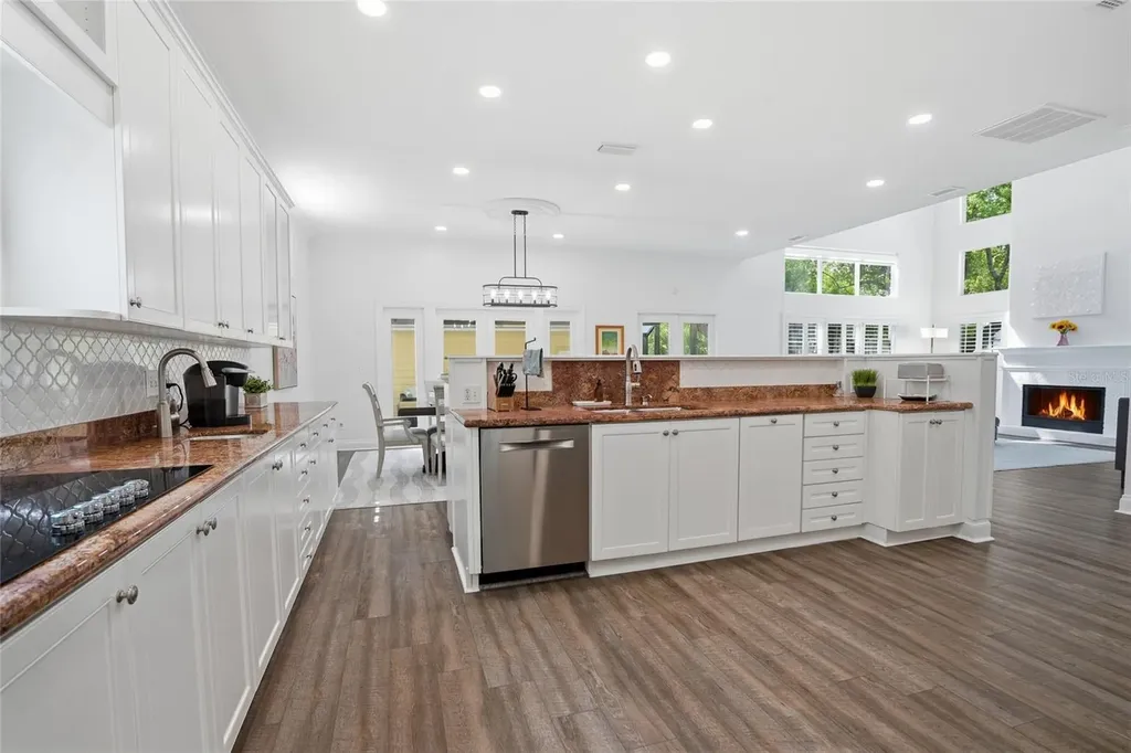 5201 S Jules Verne Court Tampa FL 33611