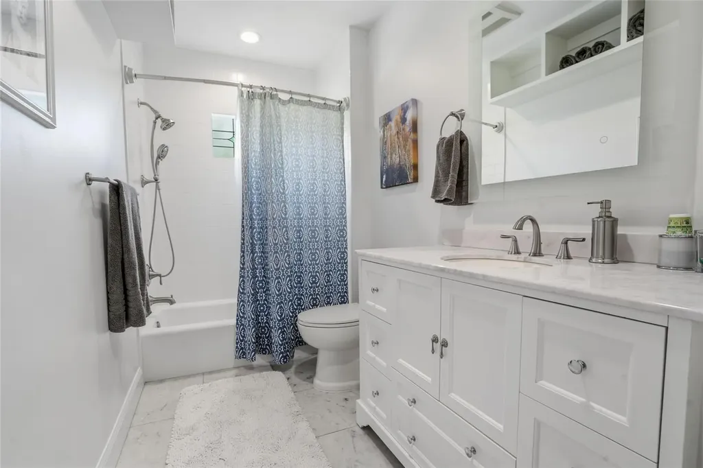 5201 S Jules Verne Court Tampa FL 33611