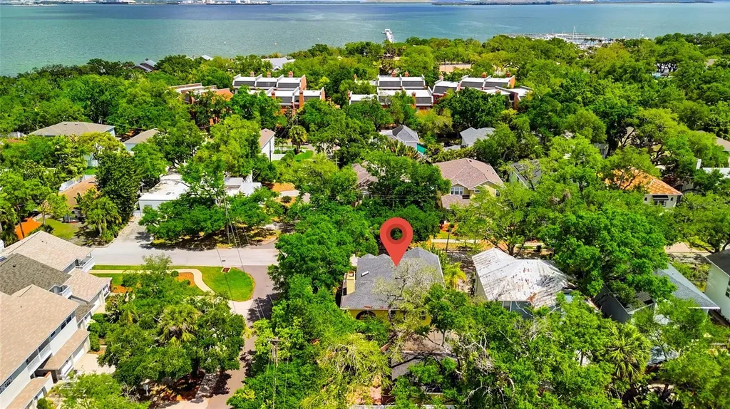 5201 S Jules Verne Court Tampa FL 33611