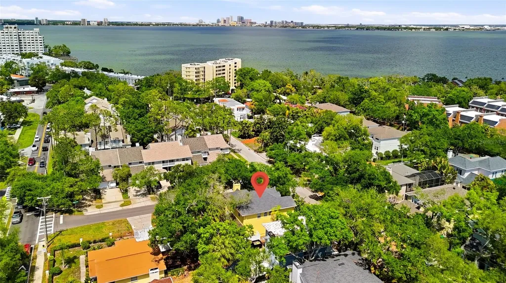 5201 S Jules Verne Court Tampa FL 33611