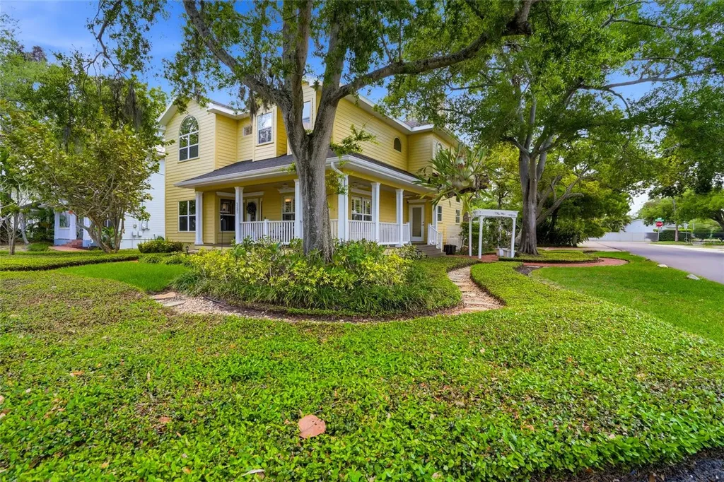 5201 S Jules Verne Court Tampa FL 33611
