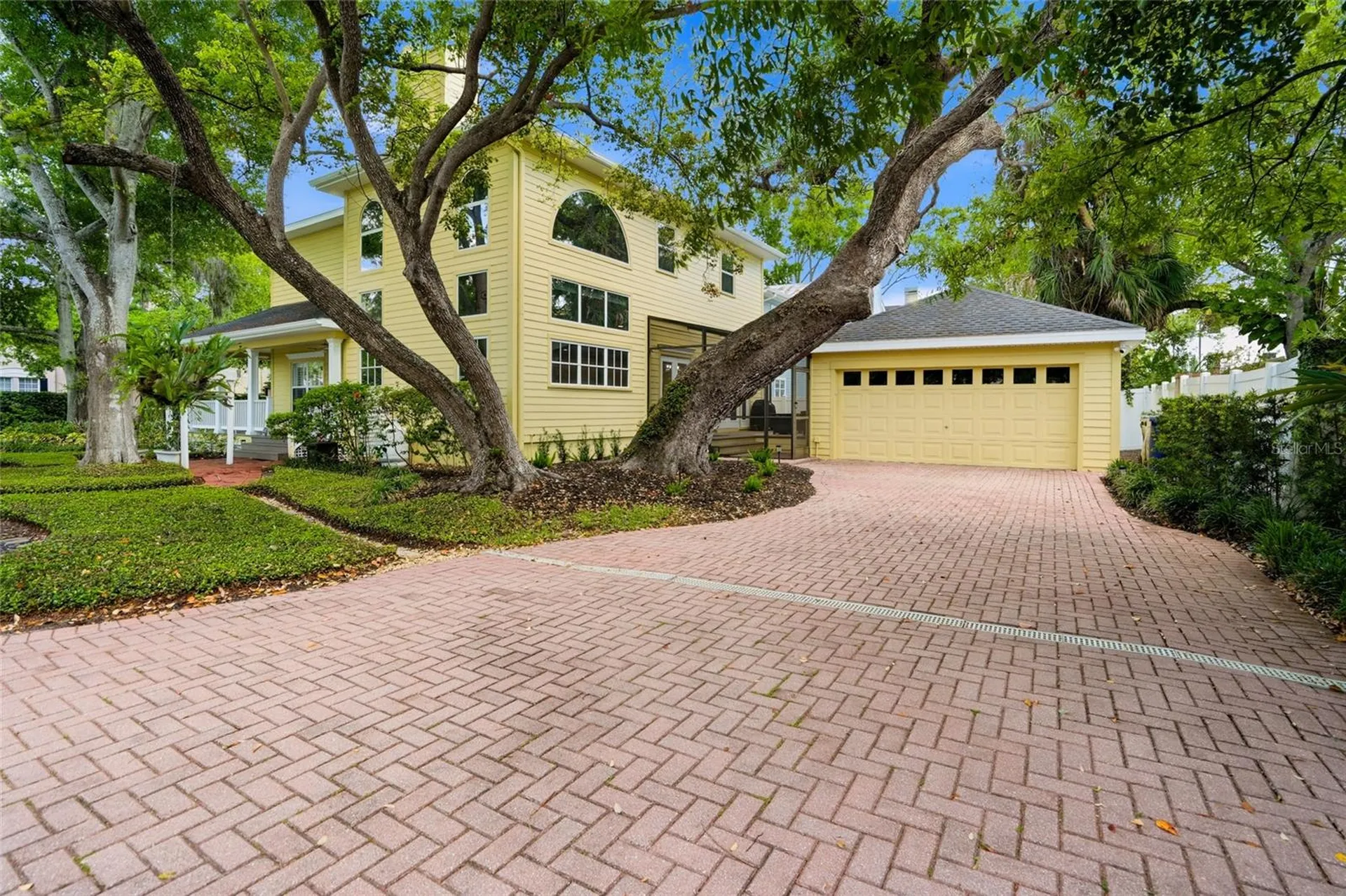 5201 S Jules Verne Court Tampa FL 33611