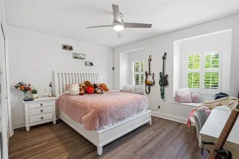 5201 S Jules Verne Court Tampa FL 33611