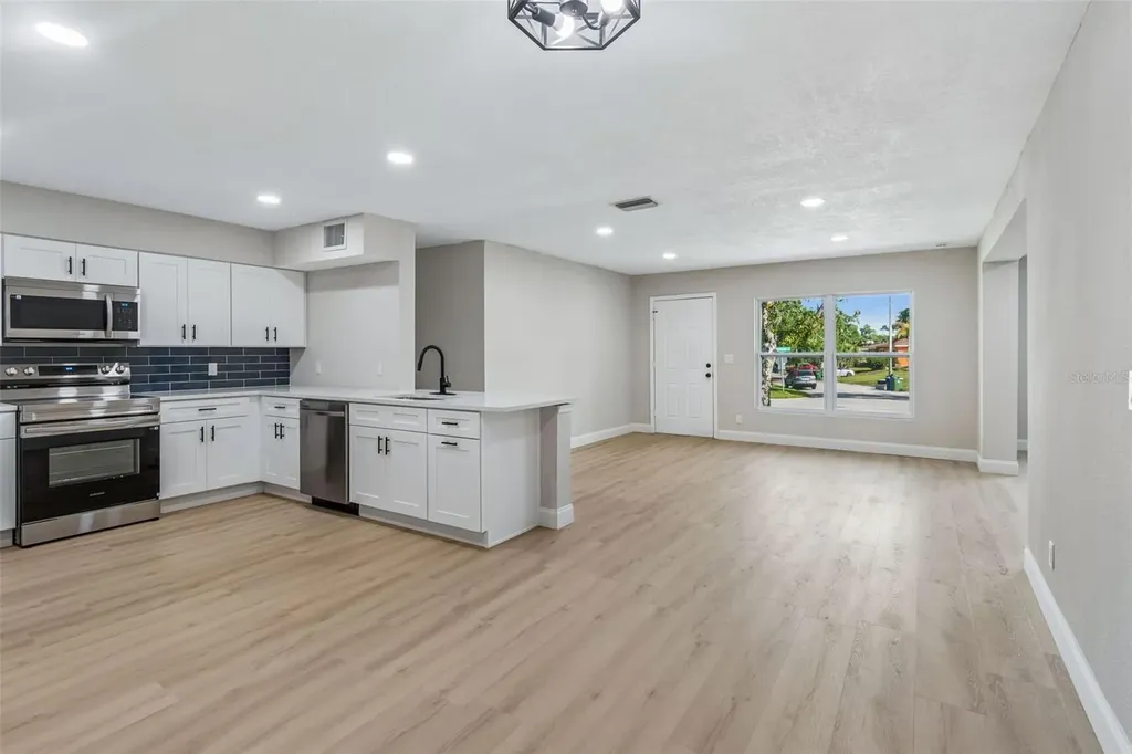 3415 E Knollwood Street Tampa FL 33610