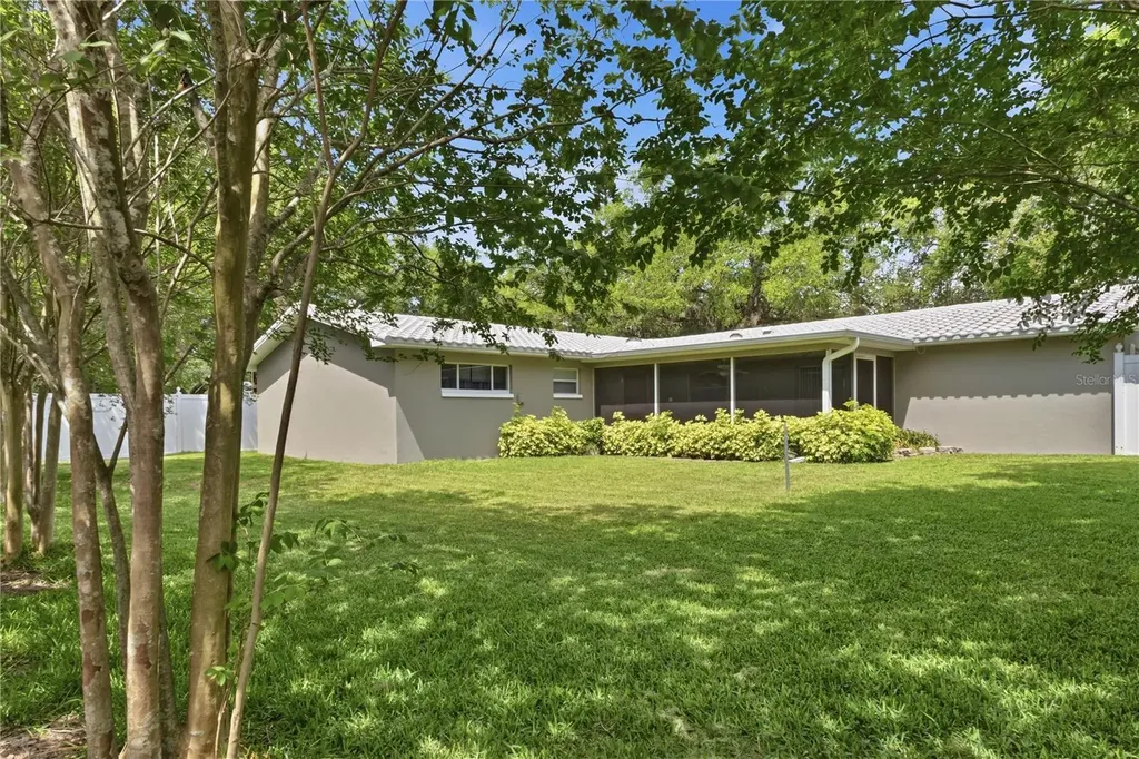 1904 Granada Court Clearwater FL 33764