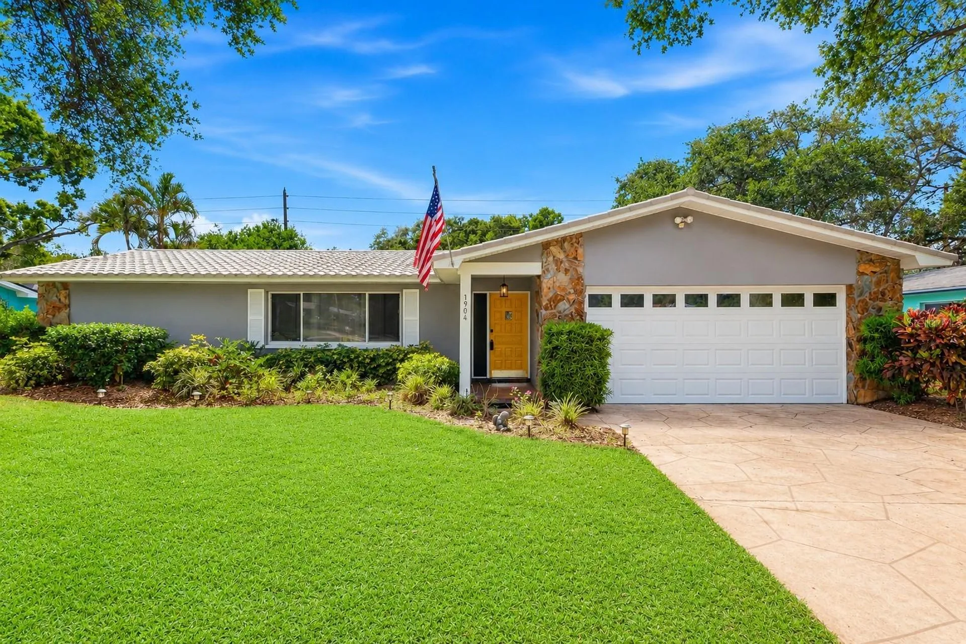 1904 Granada Court Clearwater FL 33764