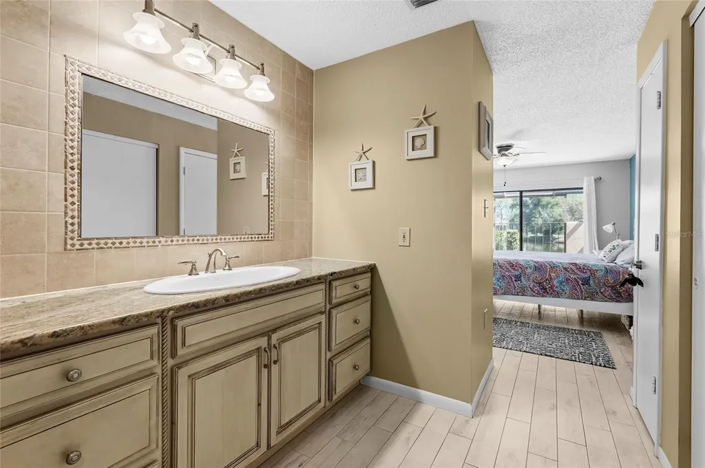 5327 Myrtle Wood Sarasota FL 34235