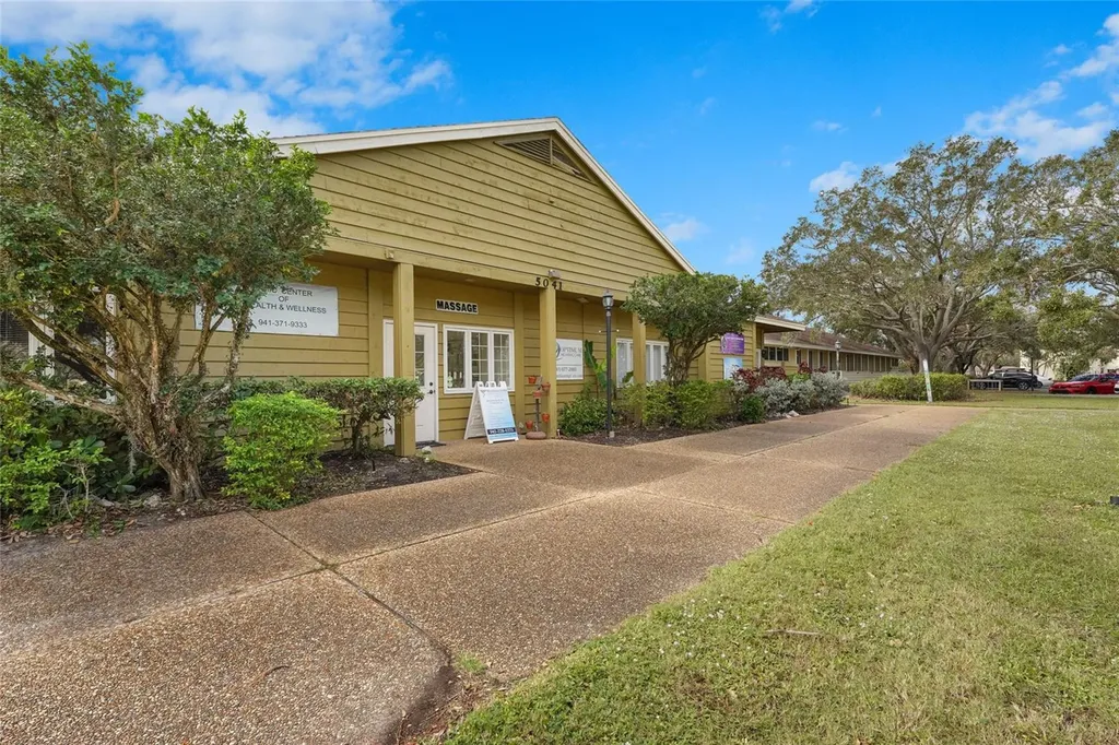 5327 Myrtle Wood Sarasota FL 34235