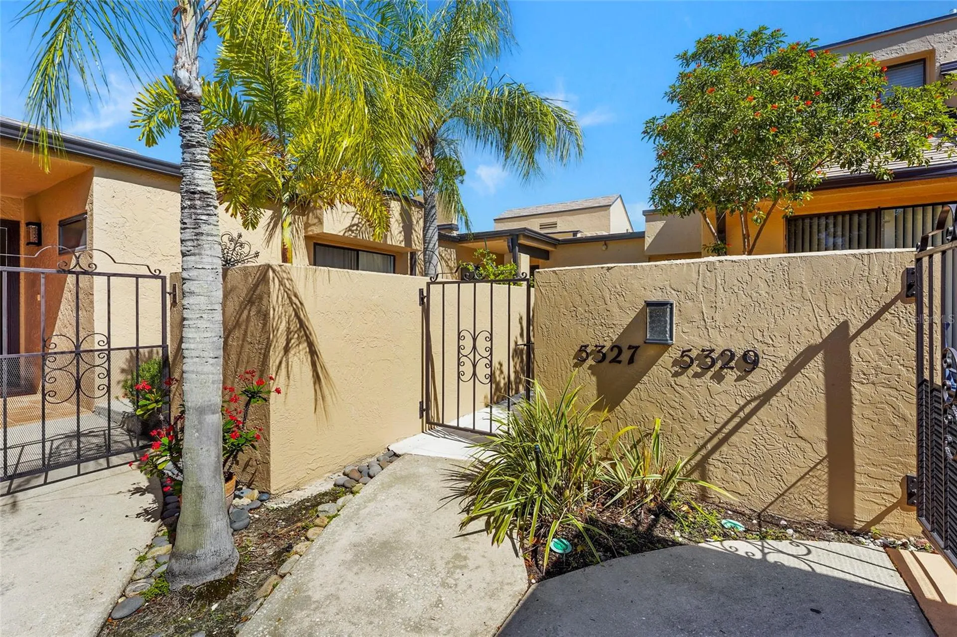 5327 Myrtle Wood Sarasota FL 34235