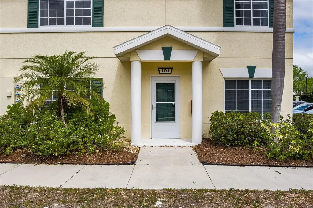 208 Cape Harbour Loop Bradenton FL 34212