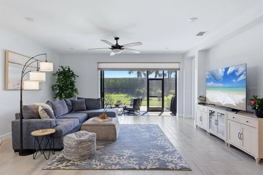 9268 Tequila Sunrise Drive Sarasota FL 34241