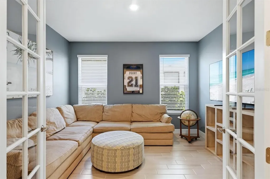 9268 Tequila Sunrise Drive Sarasota FL 34241
