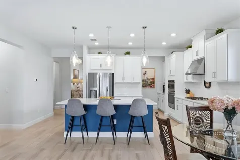 9268 Tequila Sunrise Drive Sarasota FL 34241