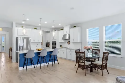 9268 Tequila Sunrise Drive Sarasota FL 34241