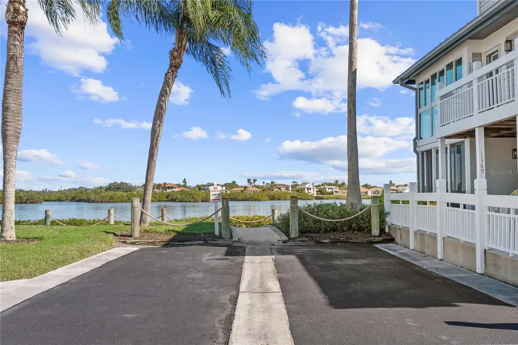 1332 Siesta Bayside Drive Sarasota FL 34242