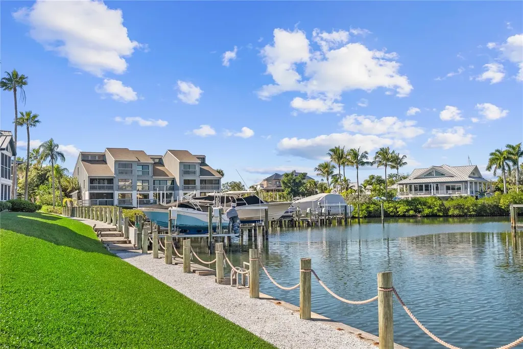 1332 Siesta Bayside Drive Sarasota FL 34242