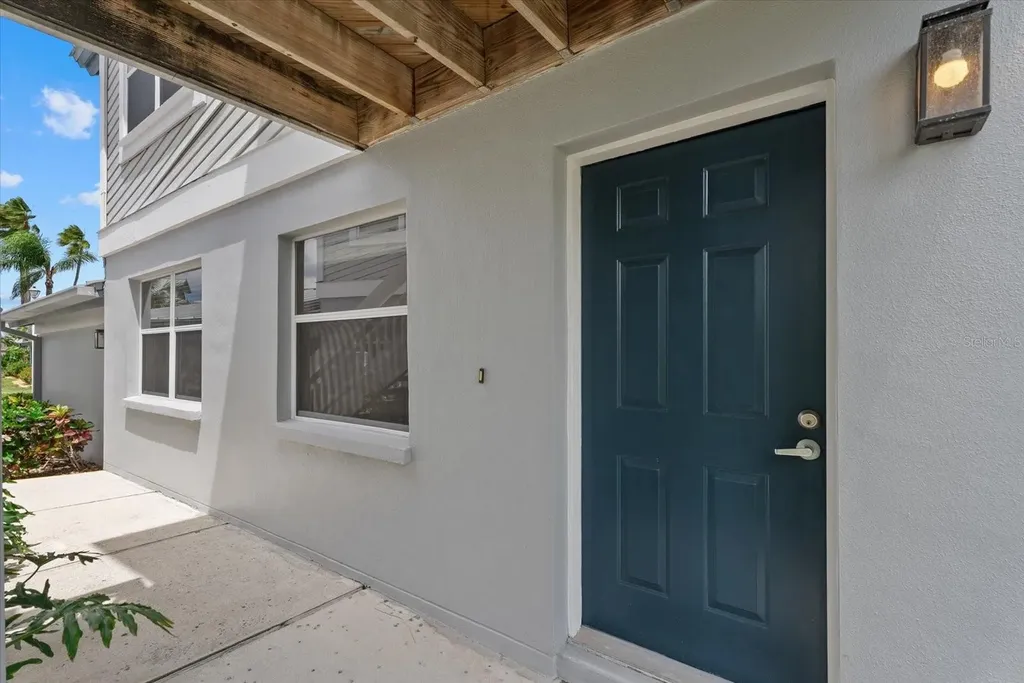 1332 Siesta Bayside Drive Sarasota FL 34242