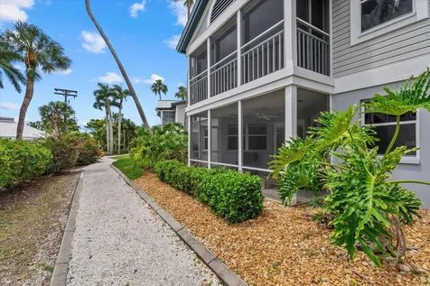 1332 Siesta Bayside Drive Sarasota FL 34242