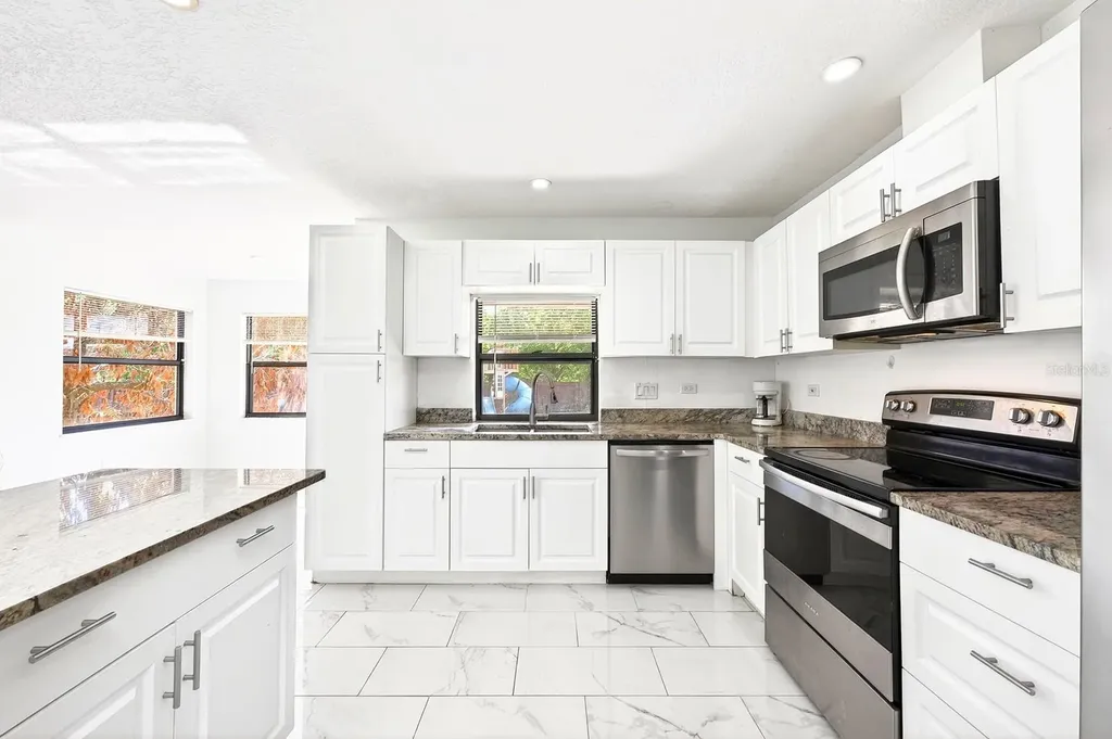 6103 Crystal View Drive Orlando FL 32819