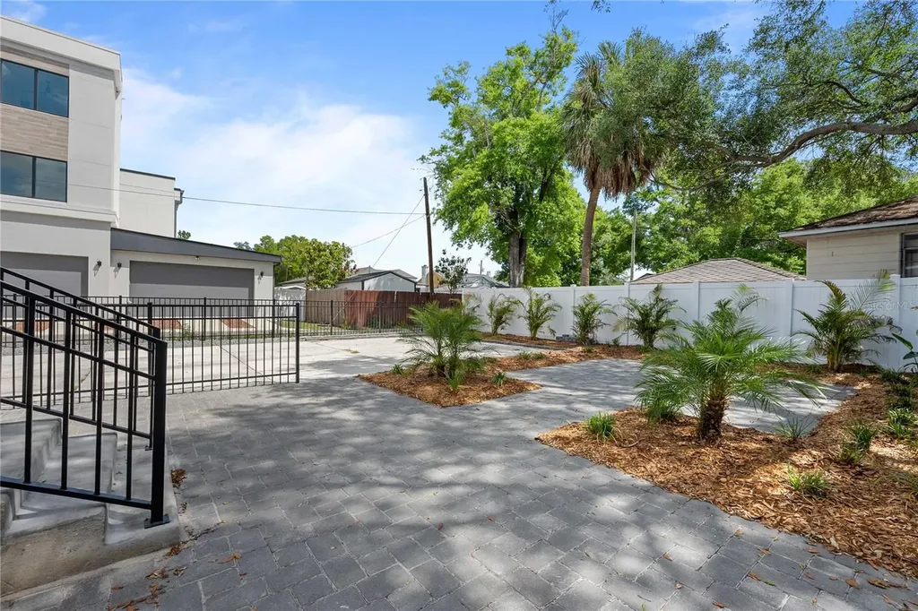2203 N Boulevard Tampa FL 33602