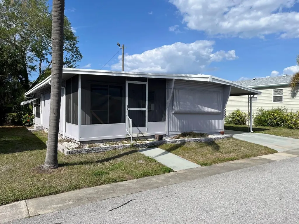 2505 E Bay Drive Largo FL 33771