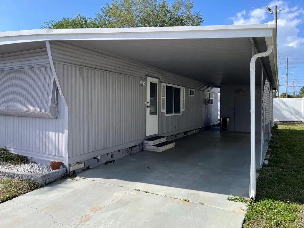 2505 E Bay Drive Largo FL 33771