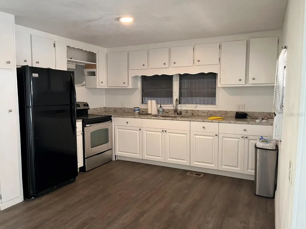 2505 E Bay Drive Largo FL 33771