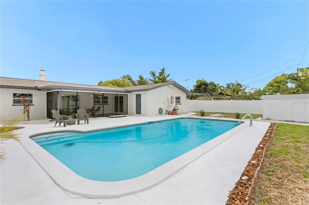 1664 Whitewood Drive Clearwater FL 33756