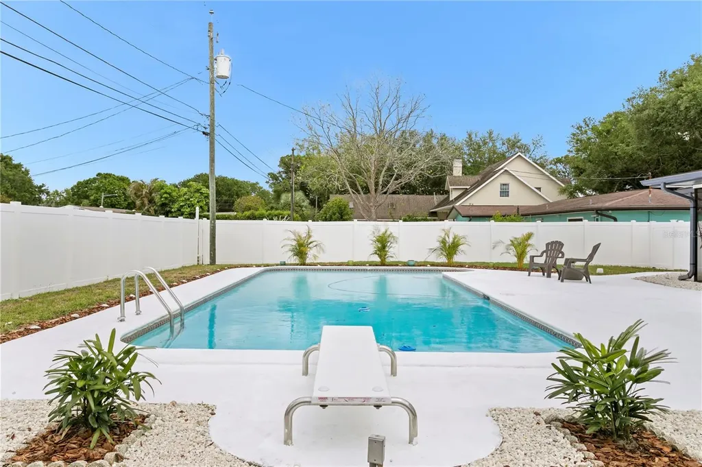 1664 Whitewood Drive Clearwater FL 33756