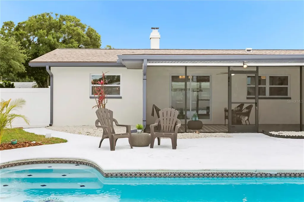 1664 Whitewood Drive Clearwater FL 33756