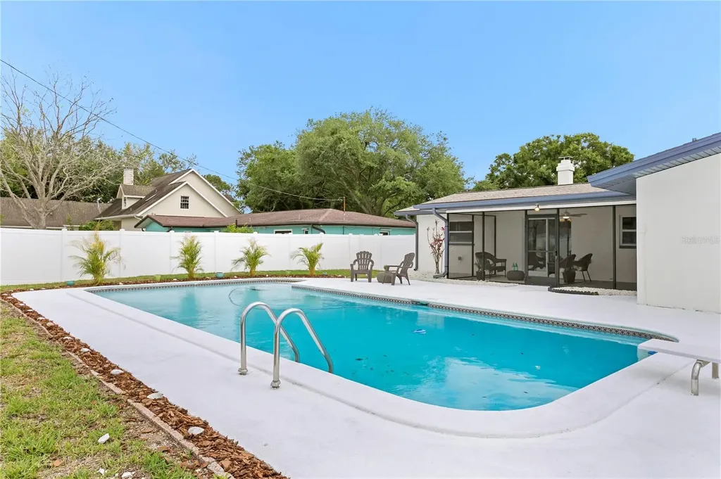 1664 Whitewood Drive Clearwater FL 33756