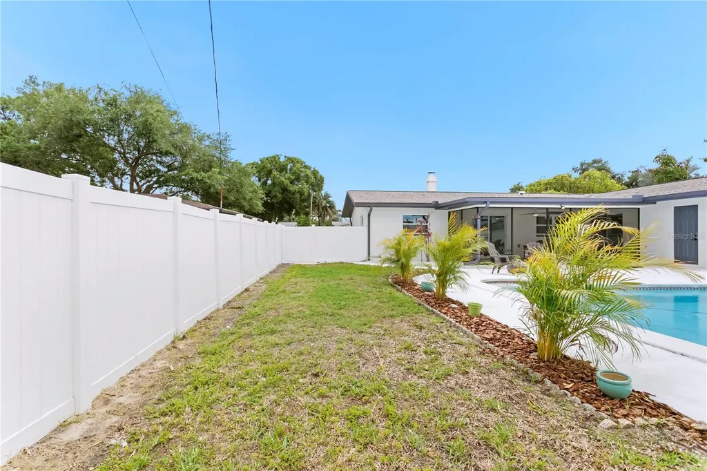 1664 Whitewood Drive Clearwater FL 33756