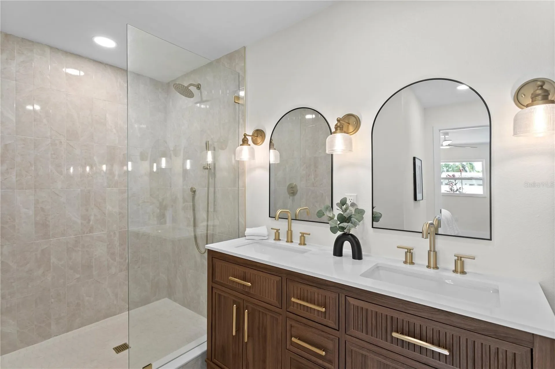 1664 Whitewood Drive Clearwater FL 33756