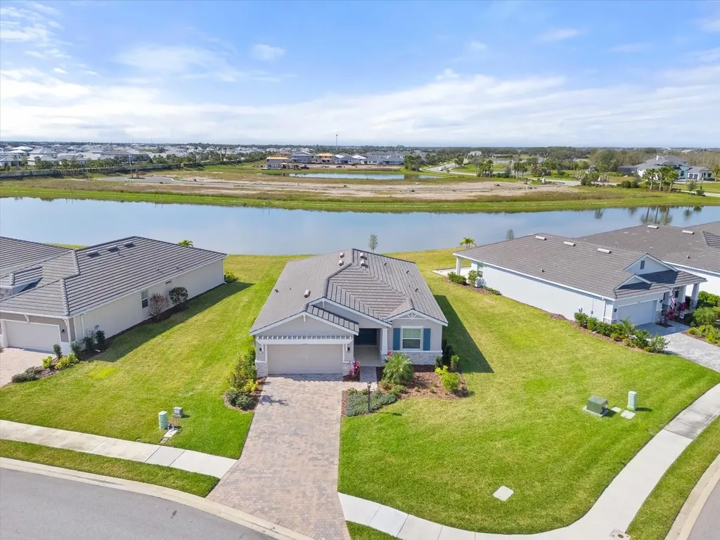 17738 Pastureland Avenue Lakewood Ranch FL 34211