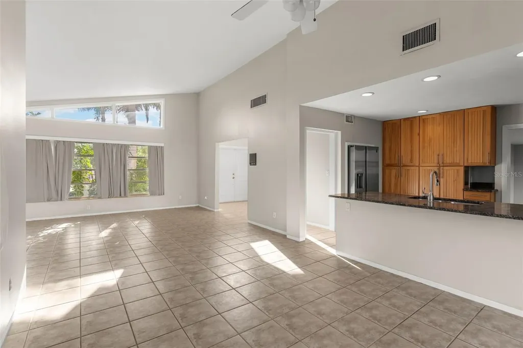 7887 9th Avenue S St Petersburg FL 33707