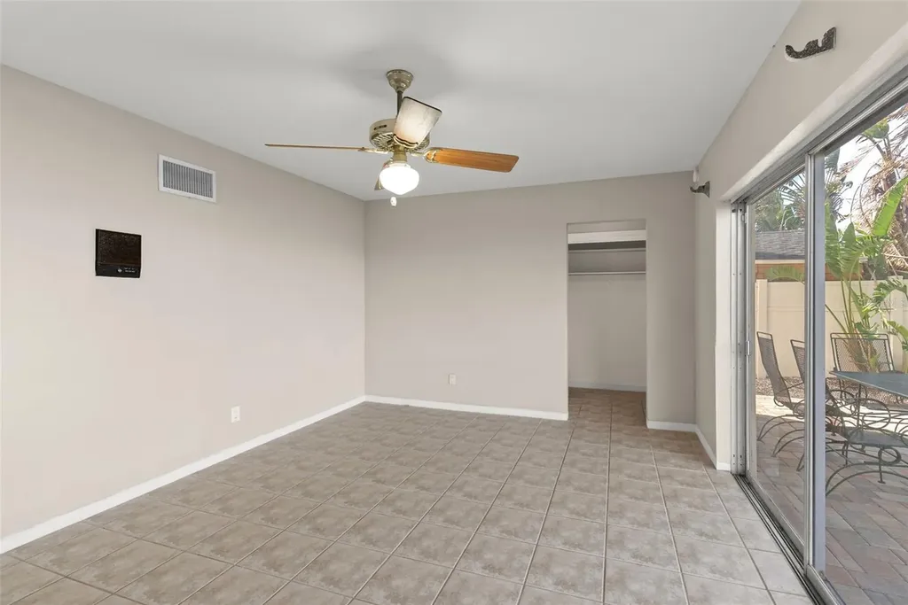 7887 9th Avenue S St Petersburg FL 33707