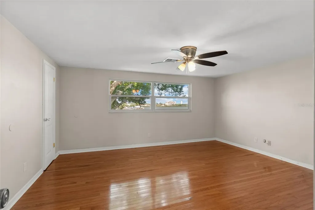 7887 9th Avenue S St Petersburg FL 33707