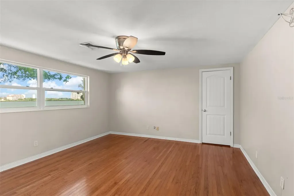 7887 9th Avenue S St Petersburg FL 33707